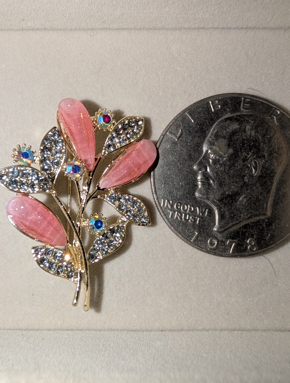 🆕 Gold-Tone Pink Floral Crystal Brooch - Women's Brooch